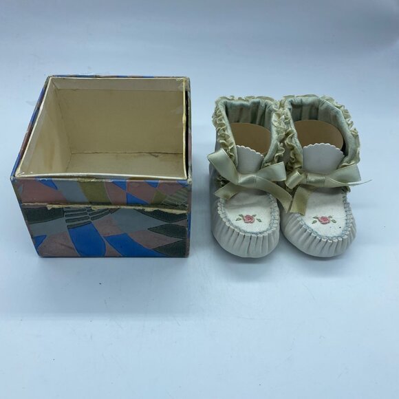 Vtg 1960s Baby Shoes Moccasins Soft Leather Hand-Embroidered Floral Design - Picture 8 of 9